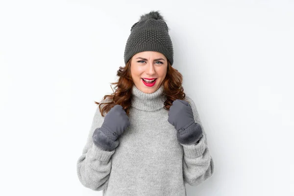 Mujer Rusa Joven Con Sombrero Invierno Sobre Fondo Blanco Aislado — Foto de Stock