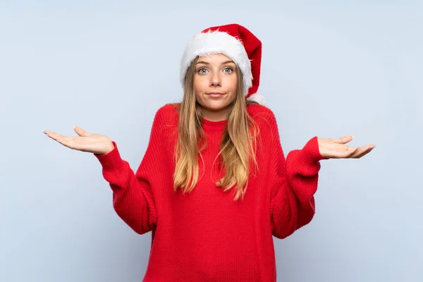 Chica Con Sombrero Navidad Sobre Fondo Azul Aislado Que Tiene —  Fotos de Stock