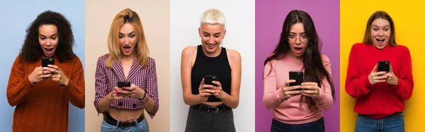 Conjunto Mulheres Sobre Fundos Coloridos Surpreso Enviar Uma Mensagem — Fotografia de Stock