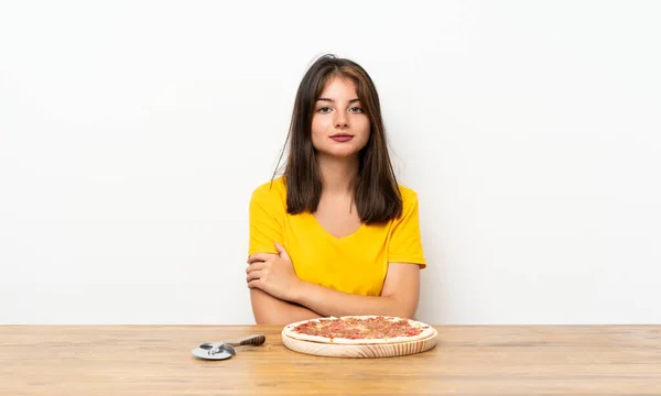 Fille Caucasienne Avec Une Pizza Penser Une Idée — Photo