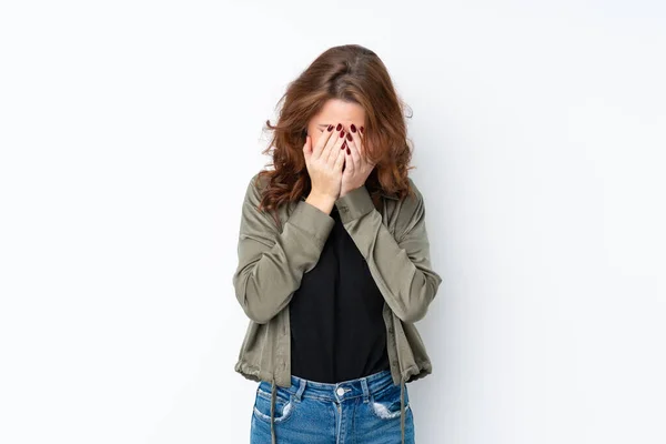 Mujer Rusa Joven Sobre Fondo Blanco Aislado Con Expresión Cansada — Foto de Stock