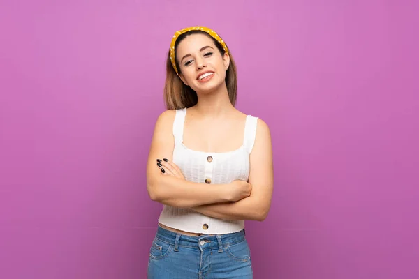 Pretty Young Woman Isolated Purple Wall Keeping Arms Crossed Frontal — Stock Photo, Image