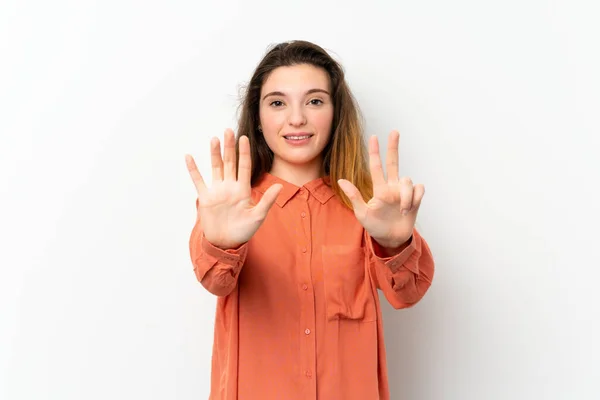 Jovem Morena Sobre Fundo Branco Isolado Contando Oito Com Dedos — Fotografia de Stock