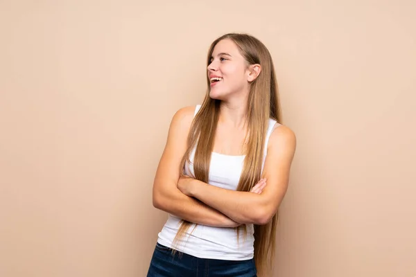 Adolescente Loira Sobre Fundo Isolado Feliz Sorrindo — Fotografia de Stock