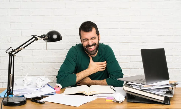 Studente Uomo Sorridente Molto — Foto Stock