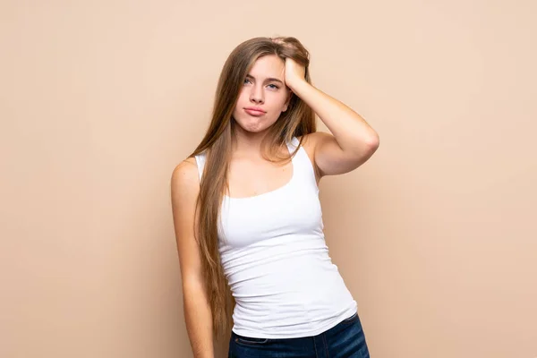 Adolescente Loira Sobre Fundo Isolado Com Uma Expressão Frustração Não — Fotografia de Stock