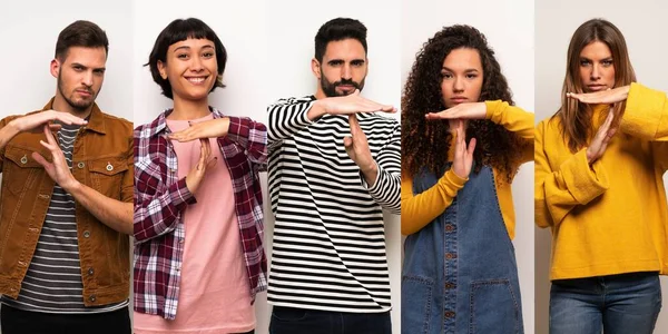 Conjunto Personas Haciendo Gesto Tiempo Fuera — Foto de Stock