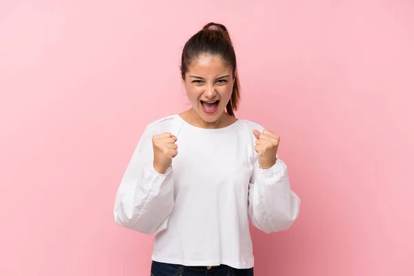 Junge Brünette Mädchen Über Isolierten Rosa Hintergrund Frustriert Durch Eine — Stockfoto