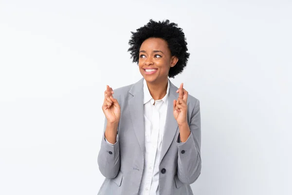 アフリカ系アメリカ人のビジネス女性が孤立した白い背景の上に指が交差 — ストック写真