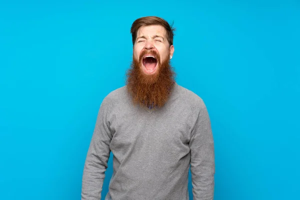 Redhead Man Long Beard Isolated Blue Background Shouting Front Mouth — Stock Photo, Image