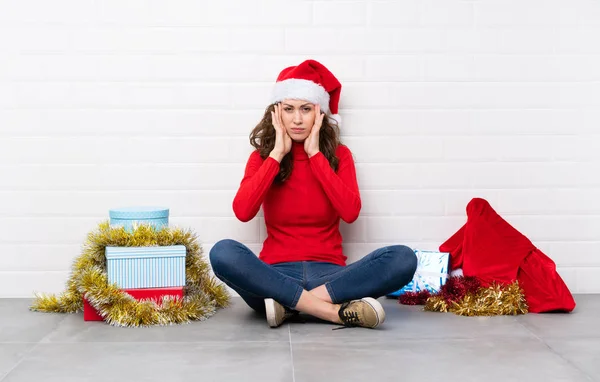 Fille Vacances Noël Assis Sur Sol Malheureux Frustré Par Quelque — Photo