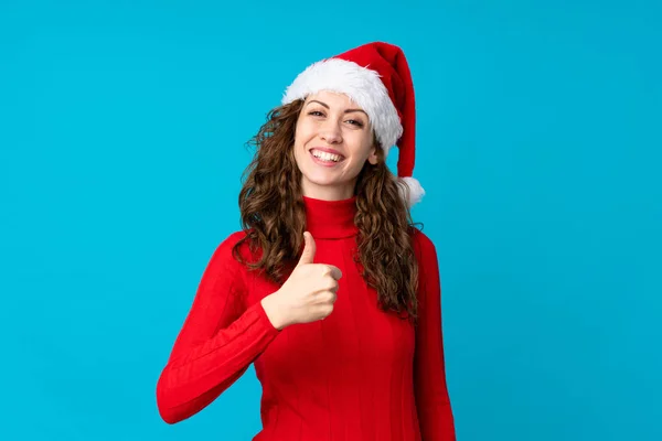 Ragazza Con Cappello Natale Sfondo Giallo Isolato Dando Pollice Gesto — Foto Stock