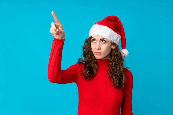 Fille Avec Chapeau Noël Sur Fond Jaune Isolé Touchant Sur — Photo