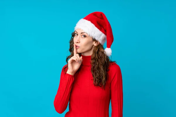 Chica Con Sombrero Navidad Sobre Fondo Amarillo Aislado Haciendo Gesto —  Fotos de Stock