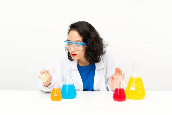Jovem Científica Menina Asiática — Fotografia de Stock