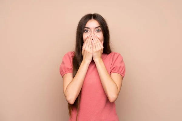 Mujer Joven Sobre Fondo Aislado Con Expresión Facial Sorpresa —  Fotos de Stock