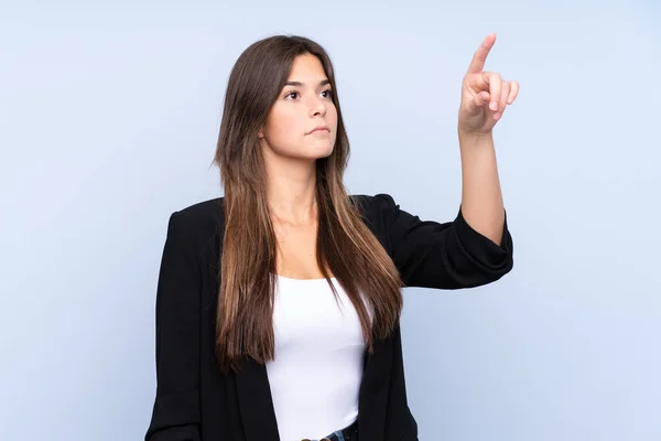 Young Brazilian Business Woman Isolated Blue Background Touching Transparent Screen — ストック写真