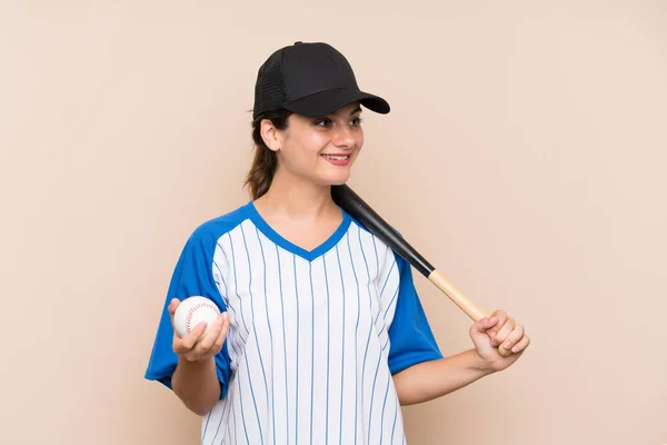 Giovane Ragazza Che Gioca Baseball Sfondo Isolato — Foto Stock