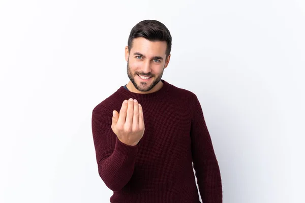 Jeune Homme Beau Avec Barbe Sur Fond Blanc Isolé Invitant — Photo