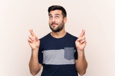 Sakallı, genç ve yakışıklı bir adam izole edilmiş bir geçmişi var.
