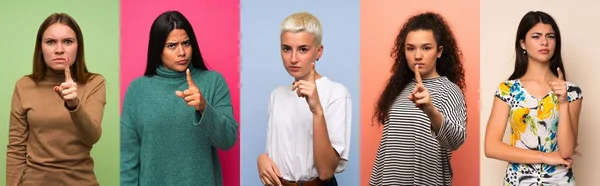 Conjunto Mujeres Frustradas Apuntando Hacia Frente —  Fotos de Stock