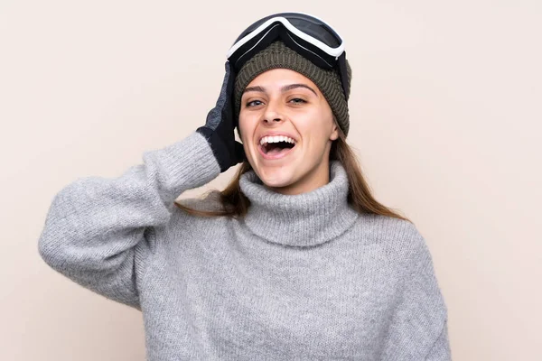 Tiener Skiër Meisje Met Snowboarden Bril Geïsoleerde Achtergrond Met Verrassing — Stockfoto