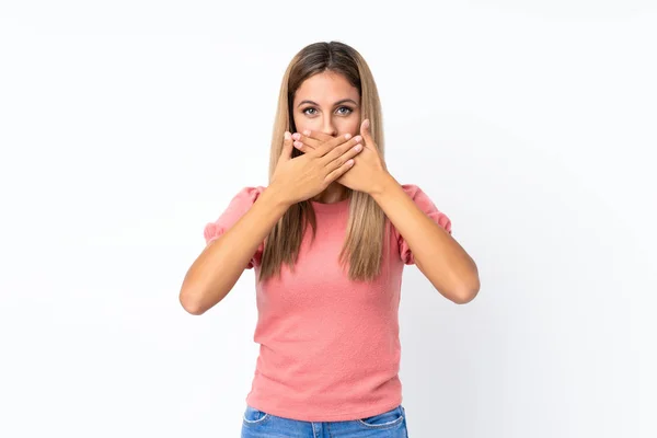 Young Blonde Woman Isolated White Background Covering Mouth Hands — Stock Photo, Image