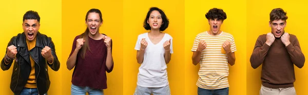 Ensemble Personnes Sur Fond Jaune Isolé Frustrées Par Une Mauvaise — Photo