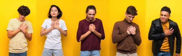 Set Van Mensen Geïsoleerde Gele Achtergrond Met Pijn Het Hart — Stockfoto