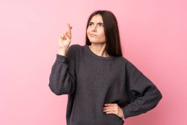 Soyutlanmış pembe bir geçmişi olan genç bir kadın, şans diliyor ve en iyisini diliyor.