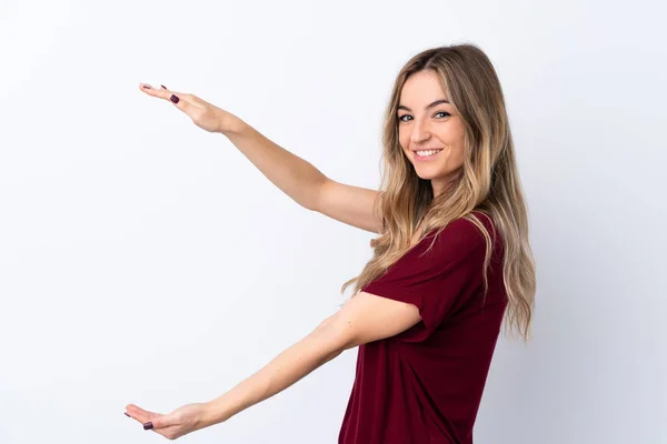 Mujer Joven Sobre Fondo Blanco Aislado Sosteniendo Copyspace Para Insertar —  Fotos de Stock