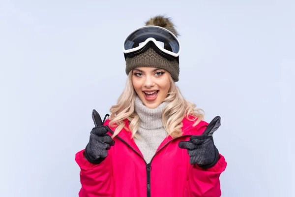 Sciatore Adolescente Ragazza Con Occhiali Snowboard Oltre Isolato Blu Punti — Foto Stock