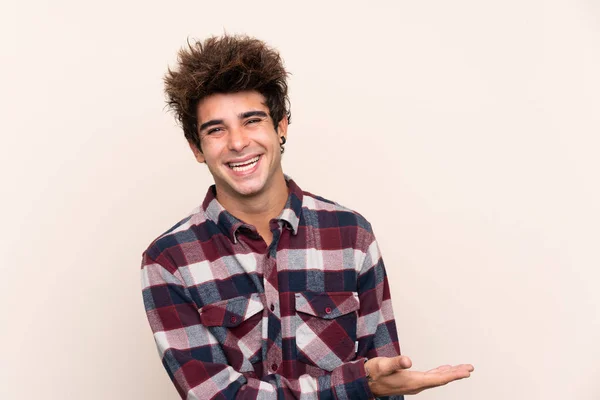 Young Caucasian Man Presenting Idea While Looking Smiling — Stock Photo, Image