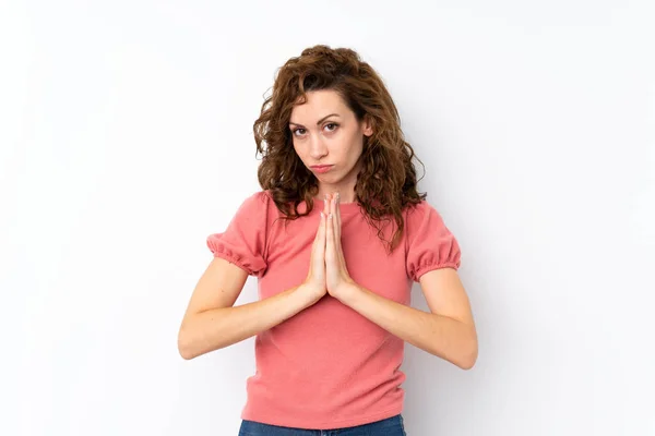 Jonge Mooie Vrouw Met Een Geïsoleerde Achtergrond Houdt Hand Bij — Stockfoto