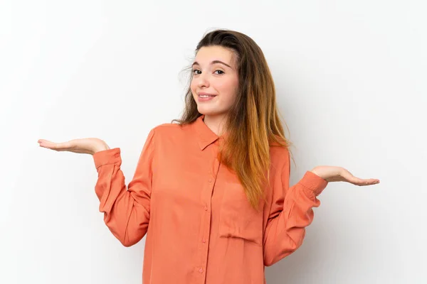 Jong Brunette Meisje Geïsoleerde Witte Achtergrond Met Twijfels Terwijl Het — Stockfoto