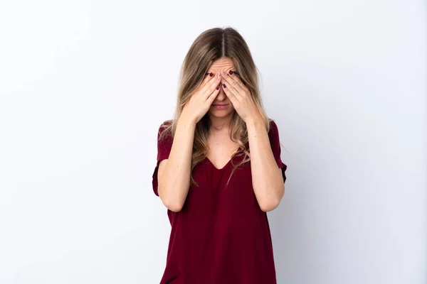 Giovane Donna Sfondo Bianco Isolato Con Espressione Stanca Malata — Foto Stock