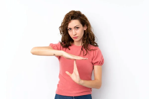 Jonge Mooie Vrouw Geïsoleerde Achtergrond Maken Tijd Uit Gebaar — Stockfoto