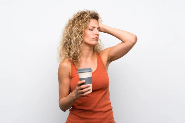 Young Blonde Woman Curly Hair Holding Take Away Coffee Having — 스톡 사진