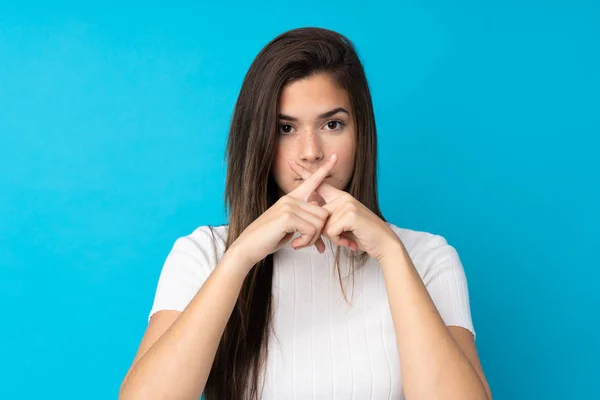 Adolescente Chica Sobre Aislado Azul Fondo Mostrando Signo Silencio Gesto —  Fotos de Stock