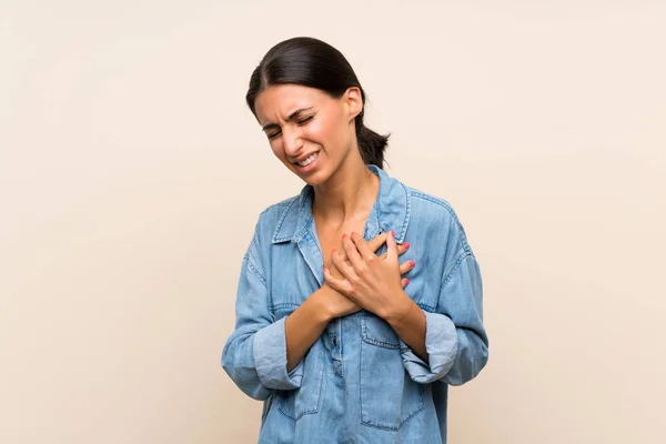 Young Woman Isolated Background Having Pain Heart — Stock Photo, Image