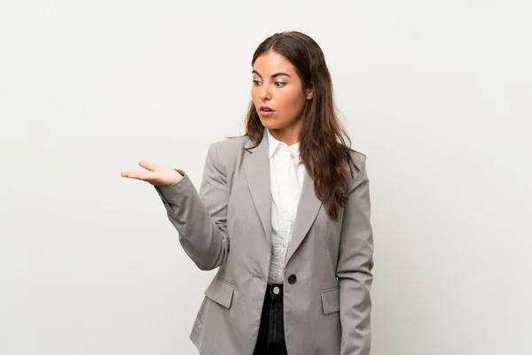 Young Business Woman Isolated White Background Holding Copyspace Imaginary Palm — 图库照片