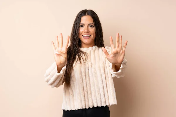 Jonge Vrouw Geïsoleerde Achtergrond Tellen Negen Met Vingers — Stockfoto