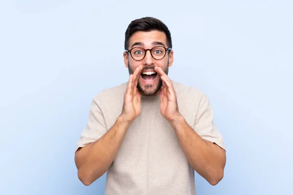 Young Handsome Man Beard Isolated Blue Background Shouting Mouth Wide — Stock Photo, Image