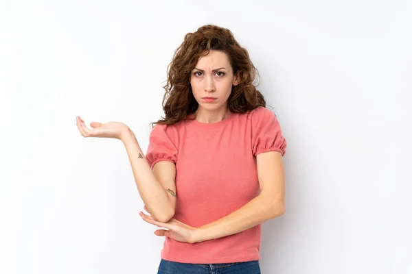 Jonge Mooie Vrouw Geïsoleerde Achtergrond Ongelukkig Voor Niet Begrijpen Iets — Stockfoto