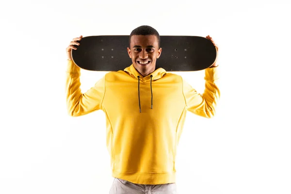 Afro-amerikai korcsolyázó ember több mint elszigetelt, fehér háttér — Stock Fotó