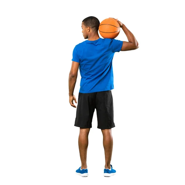 Full-length colpo di uomo giocatore di basket afro-americano oltre iso — Foto Stock