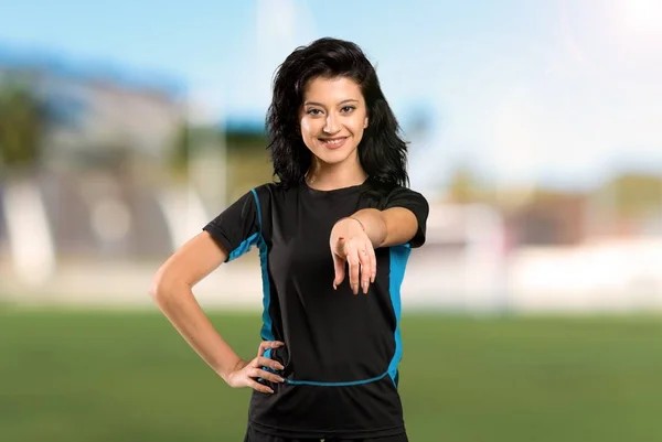 Ung fotbollsspelare kvinna — Stockfoto