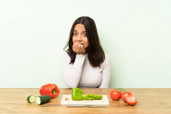Young Brunette Woman Vegetables Nervous Scared — Stock Photo, Image