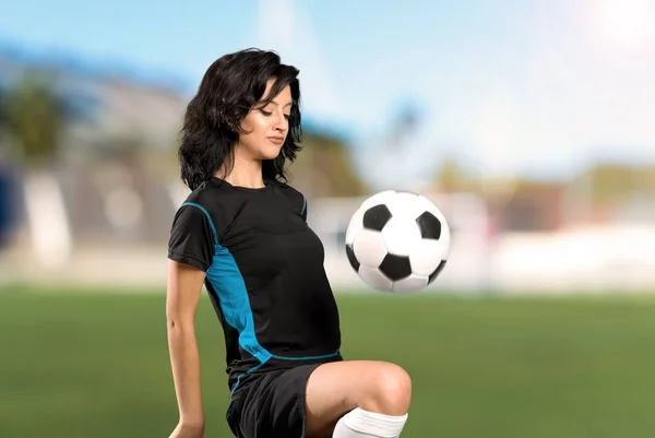 Young football player woman — Stock Photo, Image