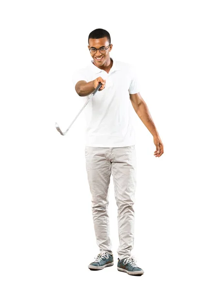 Full längd skott av afro amerikanska golfare spelare man över isolat — Stockfoto